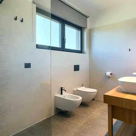 Villa Modern Albona With Pool And Jacuzzi In Porec
