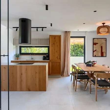 Modern Albona With Pool And Jacuzzi In Porec *