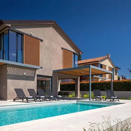 Modern Albona With Pool And Jacuzzi In Porec *