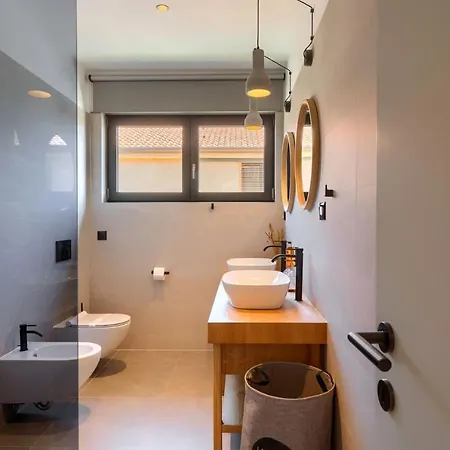 Modern Albona With Pool And Jacuzzi In Porec Villa *